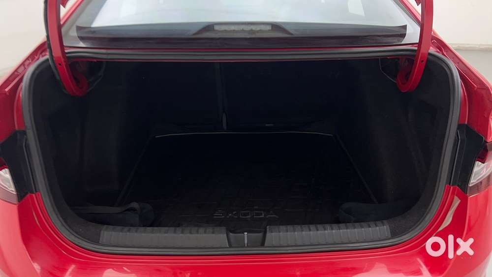 Skoda Slavia 1.0 Tsi Style At, 2024, Petrol
