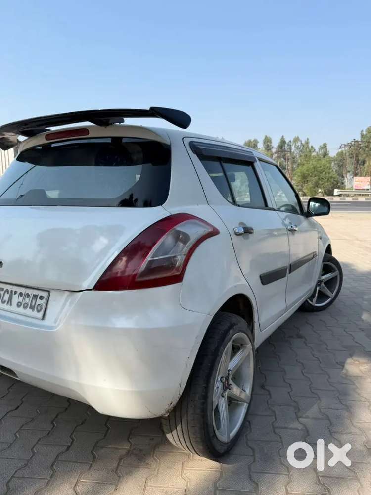 Maruti Suzuki Swift 2013 Cng & Hybrids Well Maintained