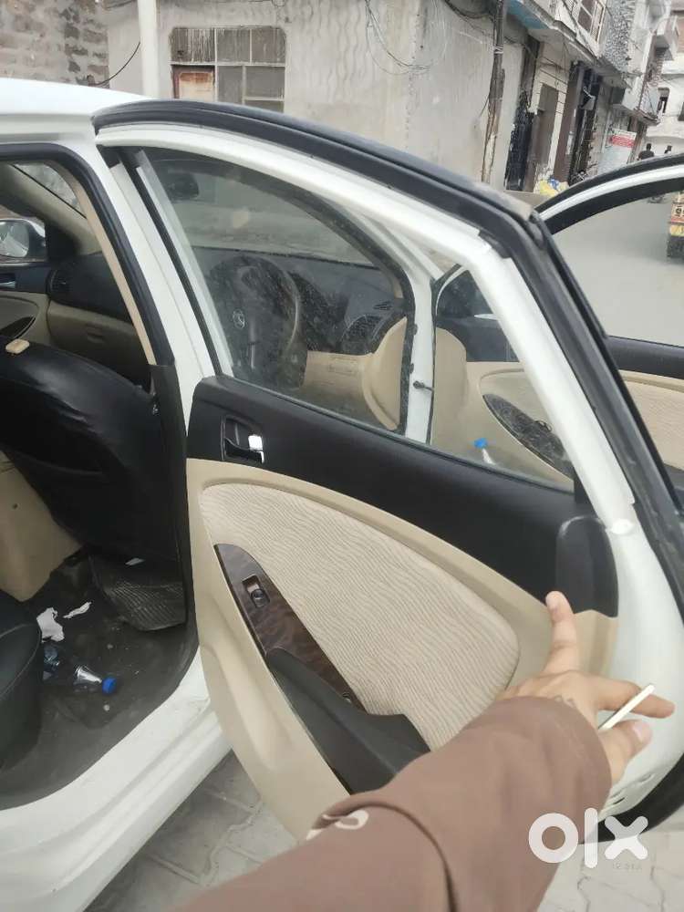 Hyundai Fluidic Verna 2012