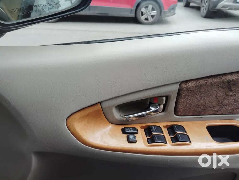 Toyota Innova 2011 Diesel 378000 Km Driven