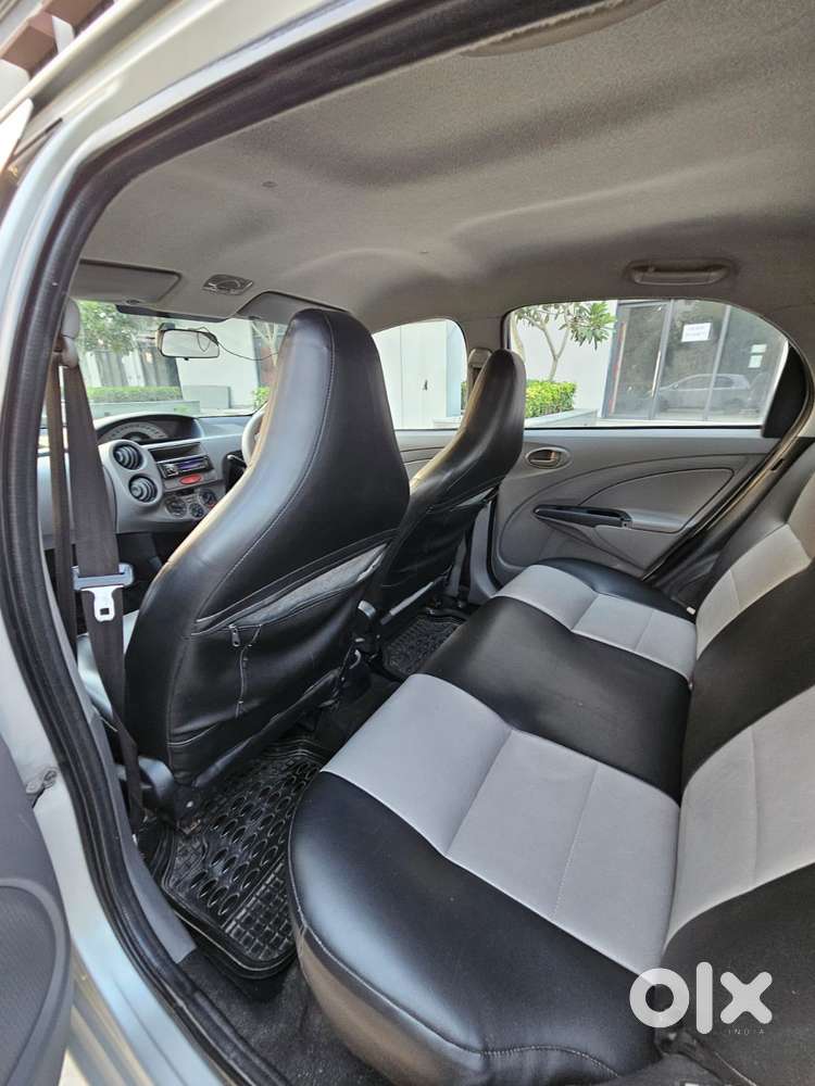 Toyota Etios Liva 2011-2012 G, 2011, Petrol