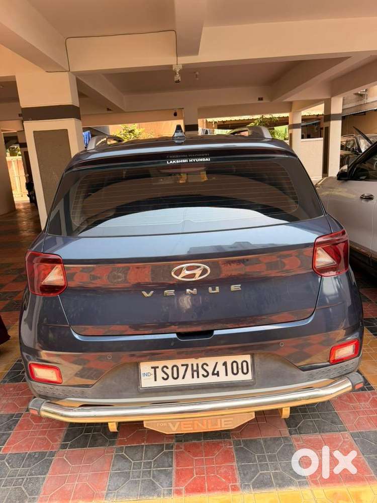 Hyundai Venue 2021 Petrol Well Maintained