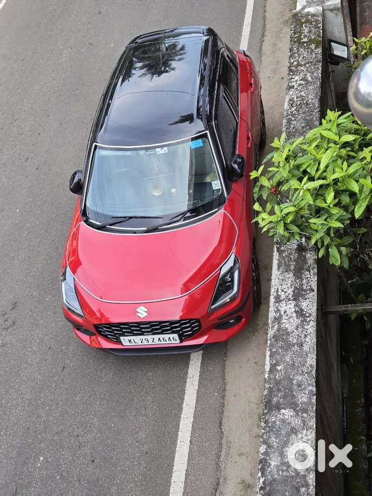 Maruti Suzuki Swift Zxi + Dual Tone Red And Black