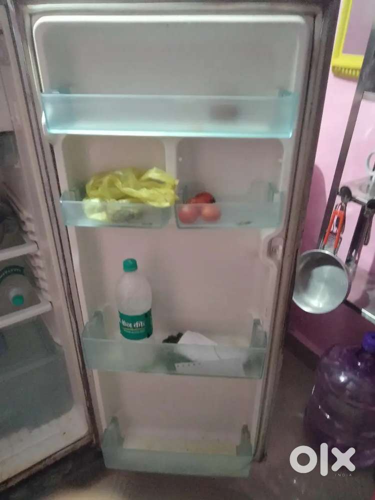 Ye Fridge ki cooling system ki condition achi hai khana  bhi acha rehe