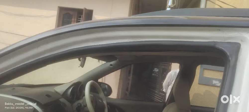 Mahinda Xuv500 2014 Diesel Good Condition Lite Dents Tree Fall On Top