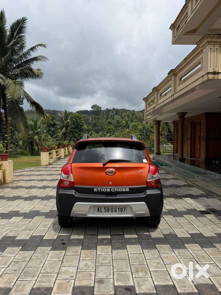 Toyota Etios Cross 1.5l V, 2015, Petrol