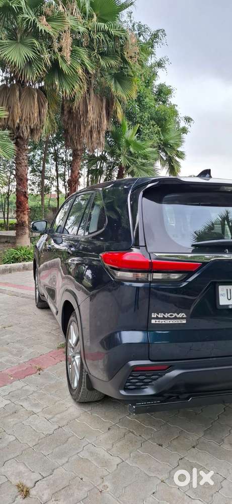 Toyota Innova Hycross 2.0 Zx Hybrid 7 Str, 2024, Petrol