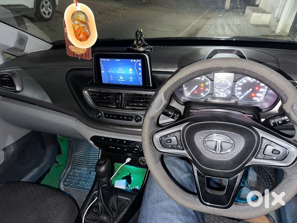 Tata Altroz Petrol 2021