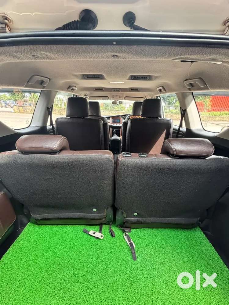 Toyota Innova Crysta 2018 Diesel 270000 Km Driven