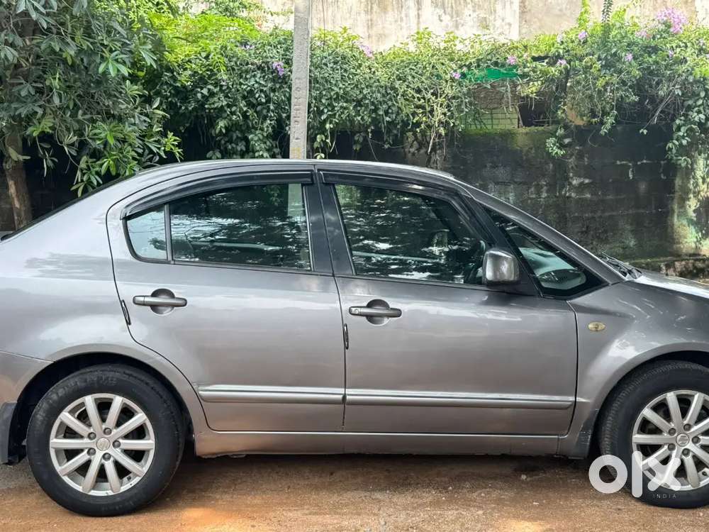Maruthi Suzuki.  Swift Sx4