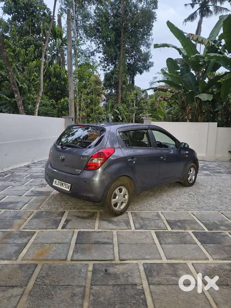Hyundai I20 Asta Petrol 2010
