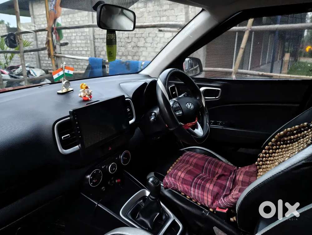 Hyundai Venue 2021 Petrol 50000 Km Driven