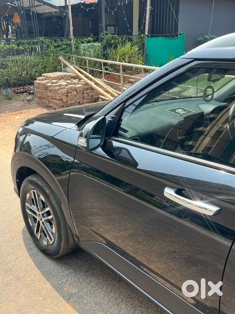 Hyundai Venue 2024 Petrol Well Maintained