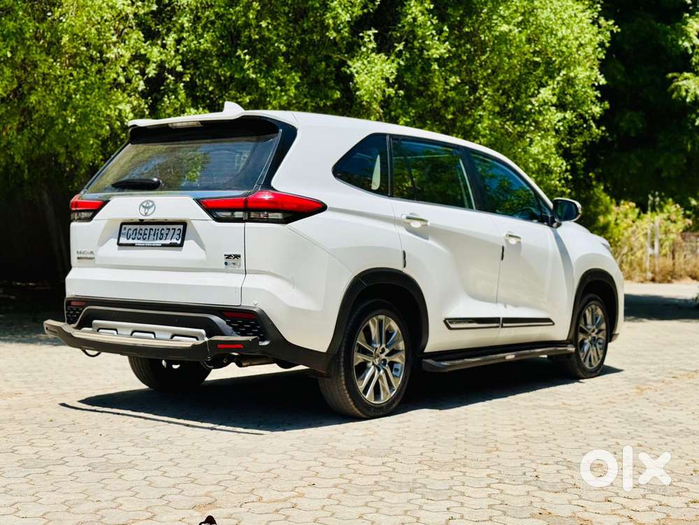 Toyota Innova Hycross 2.0 Zx (o) Hybrid 7 Str, 2026, Petrol