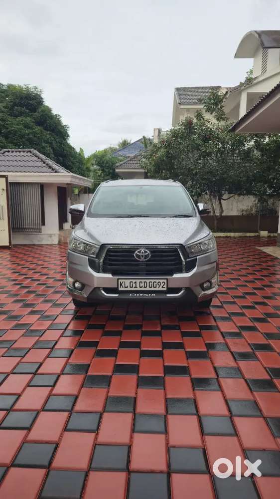 Toyota Innova Crysta Original Kerala 2017 Showroom Service