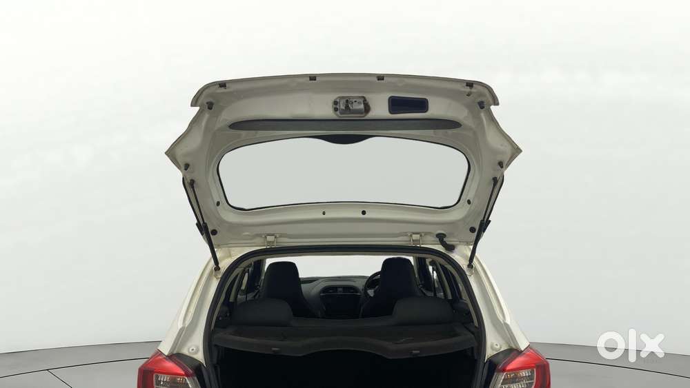 Tata Tiago Xe, 2017, Petrol