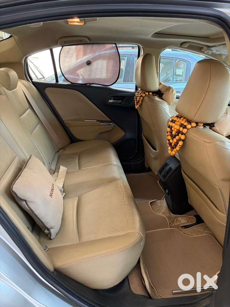 City Top Model Well Maintained Single Hand Driven Corporate  Automatic