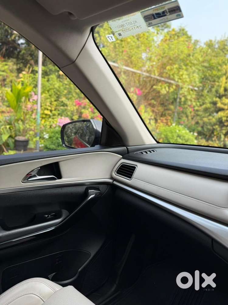 Mahindra Xuv700 2022 Diesel Well Maintained