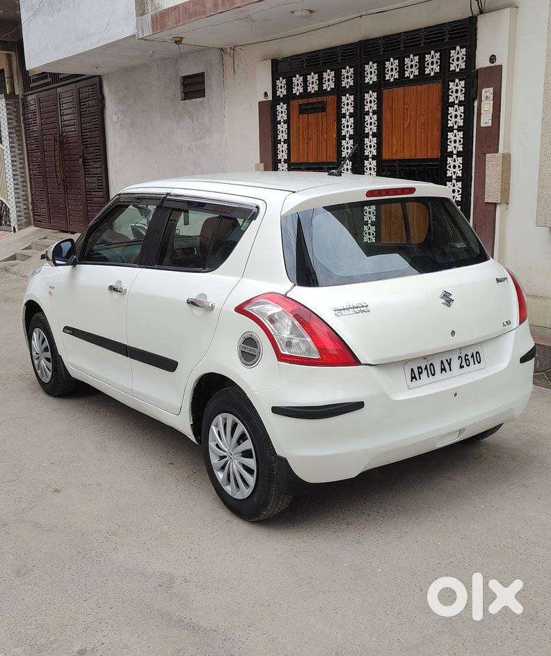 Maruti Suzuki Swift Lxi Optional-o, 2011, Petrol