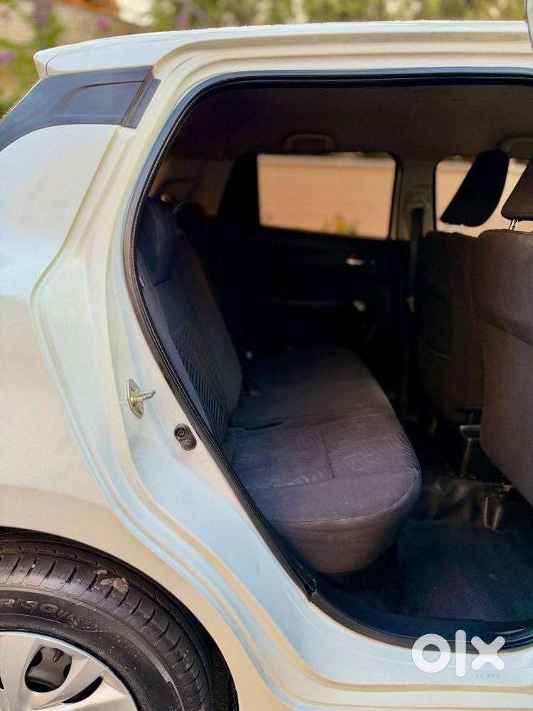 Maruti Suzuki Swift Vxi + Manual, 2023, Petrol