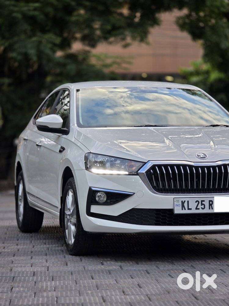 Skoda Slavia 1.0 Ambition Tsi At, 2023, Petrol