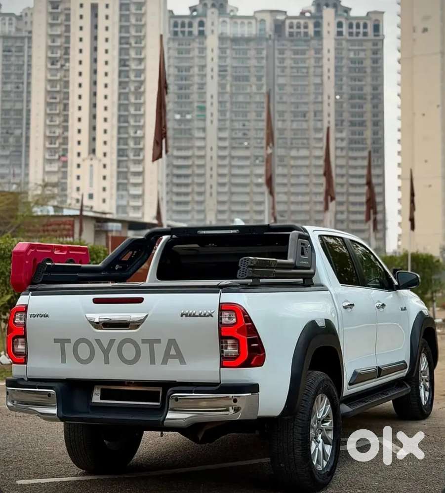 Toyota Hilux 2023 Diesel 27000 Km Driven