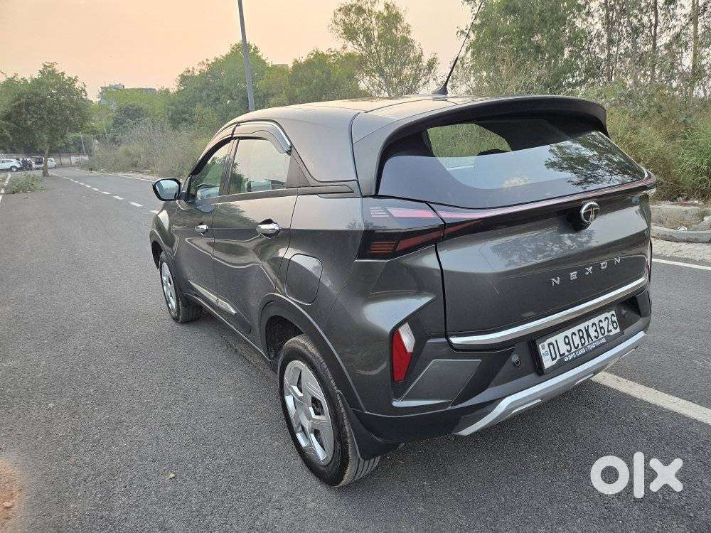 Tata Nexon 1.2 Revotron Xma Amt (s), 2025, Petrol