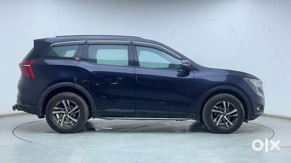 Mahindra Xuv700 2.0 Ax 5 Petrol Mt Str, 2022, Petrol