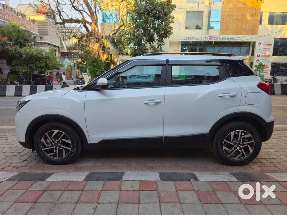 Mahindra XUV300 W8 Option, 2024, Petrol