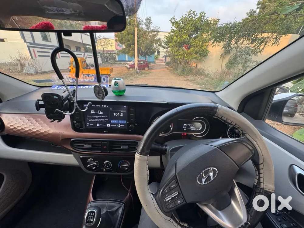 Hyundai Aura 2022 Petrol 92000 Km Driven