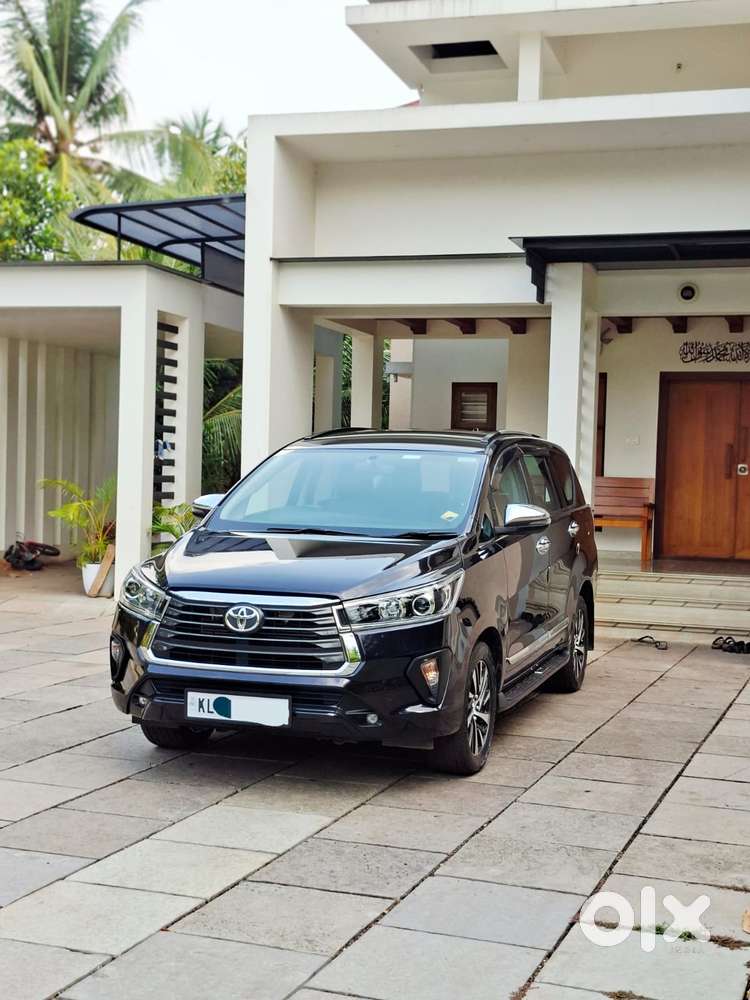 Toyota Innova Crysta 2.4 G Mt 7 Str, 2022, Diesel