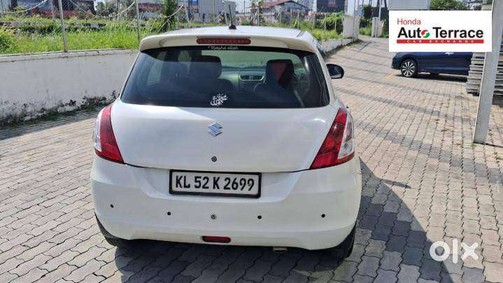 Maruti Suzuki Swift Vxi 1.2 Abs Bs-iv, 2016, Petrol