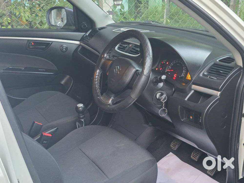 Maruti Suzuki Swift Lxi Optional-o, 2017, Petrol