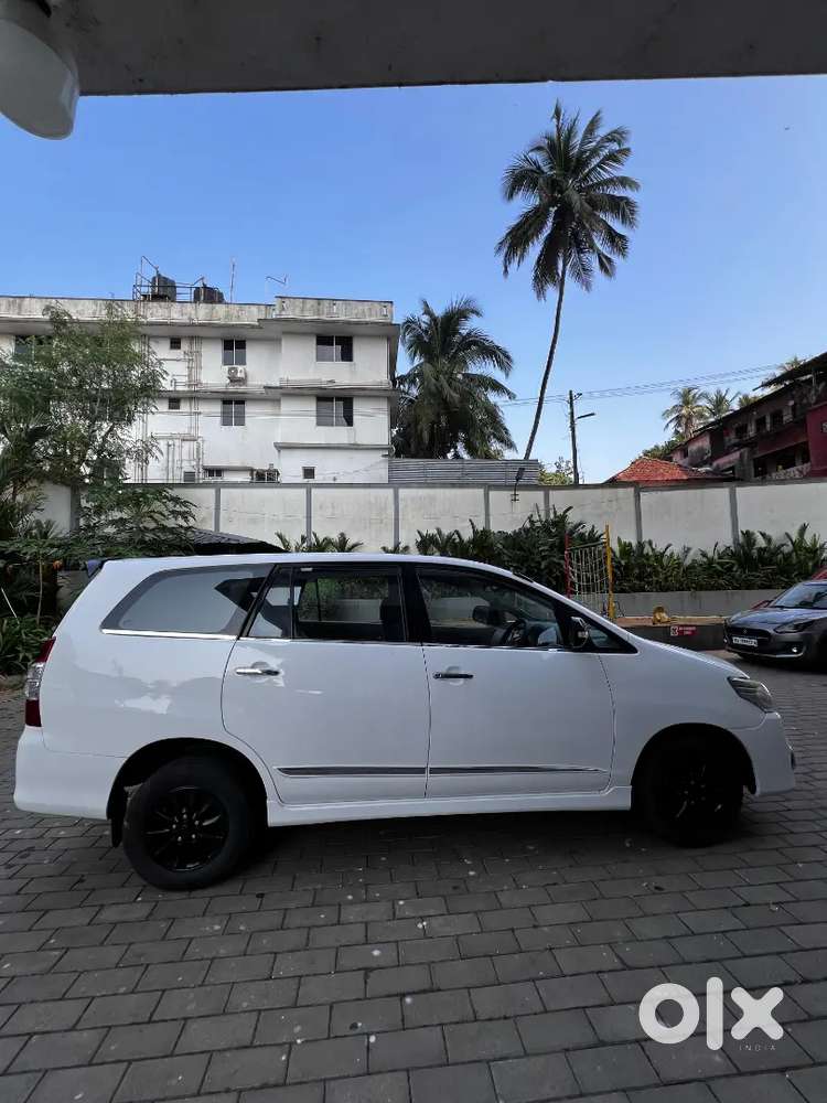 Toyota Innova V Diesel 2014