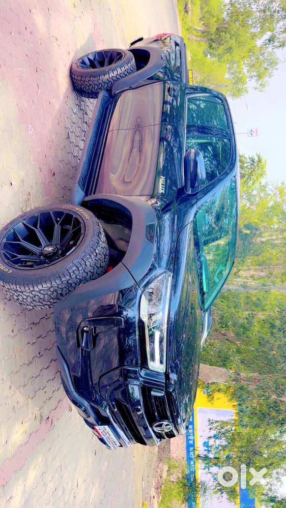 Toyota Hilux 2025 Diesel 4000 Km Driven