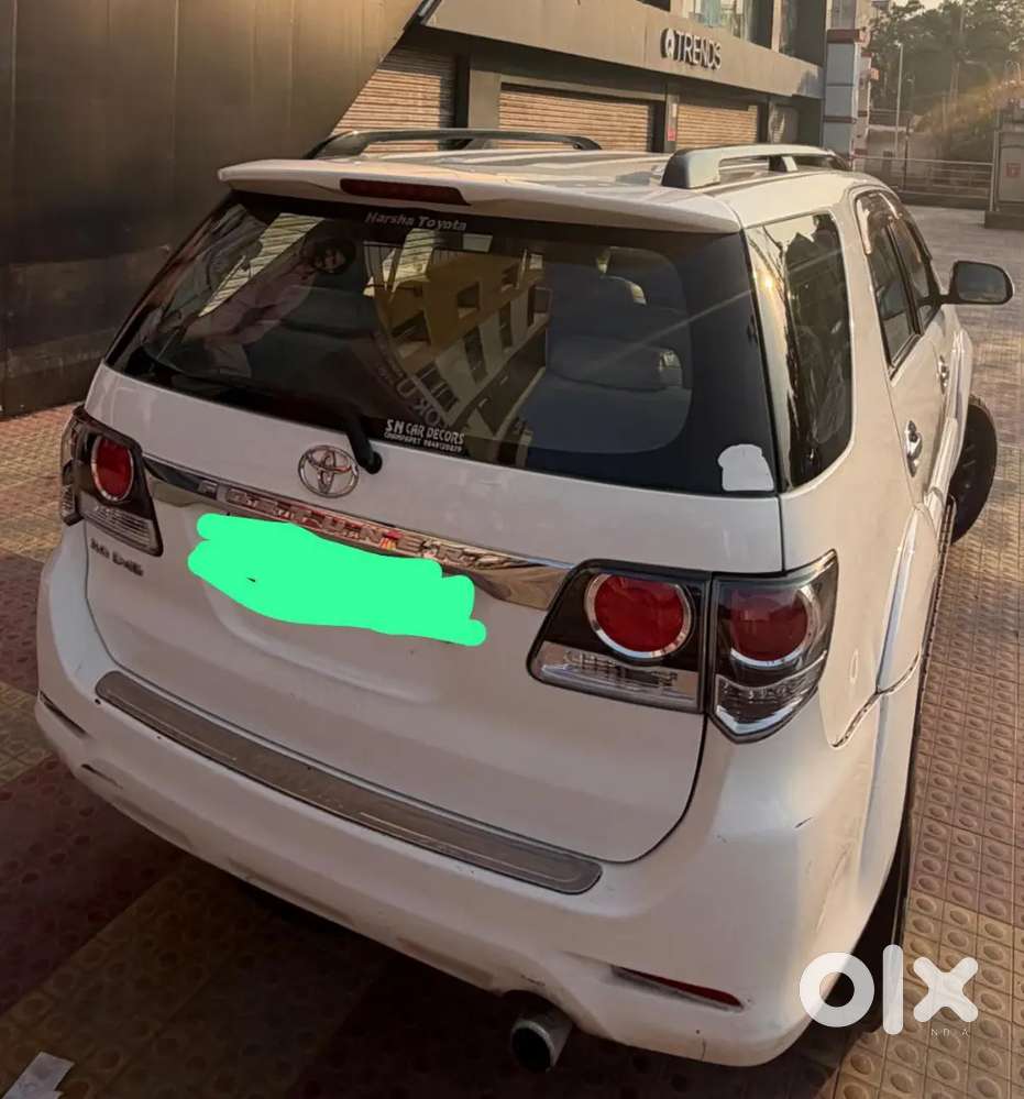 Toyota Fortuner 2015 Diesel 300000 Km Driven