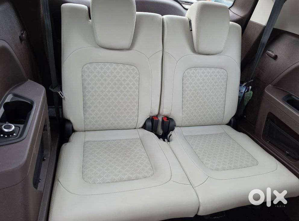 Tata Safari Accomplished Plus 6 Str Dual Tone, 2025, Diesel