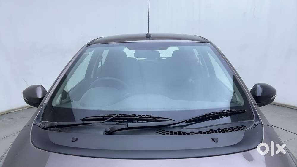 Tata Tiago Xza, 2017, Petrol