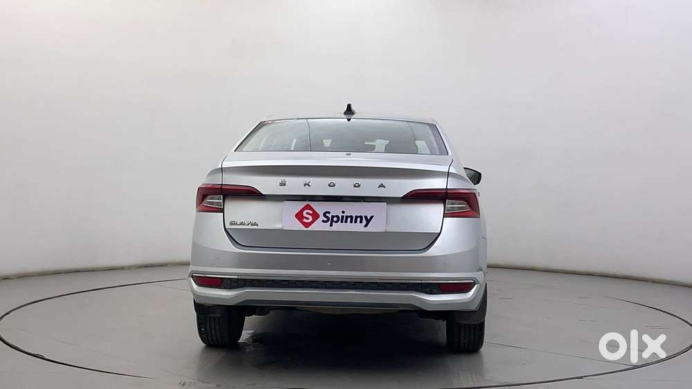 Skoda Slavia Style 1.0l Tsi At, 2022, Petrol