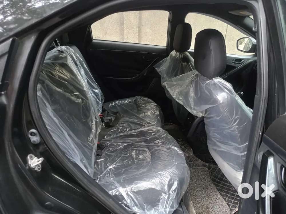 Tata Nexon D Dark Black