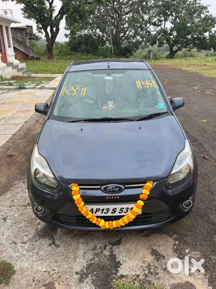 Ford Figo Zxi Petrol 2011