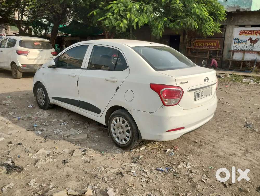 Hyundai Xcent Base 2016 Top Condition