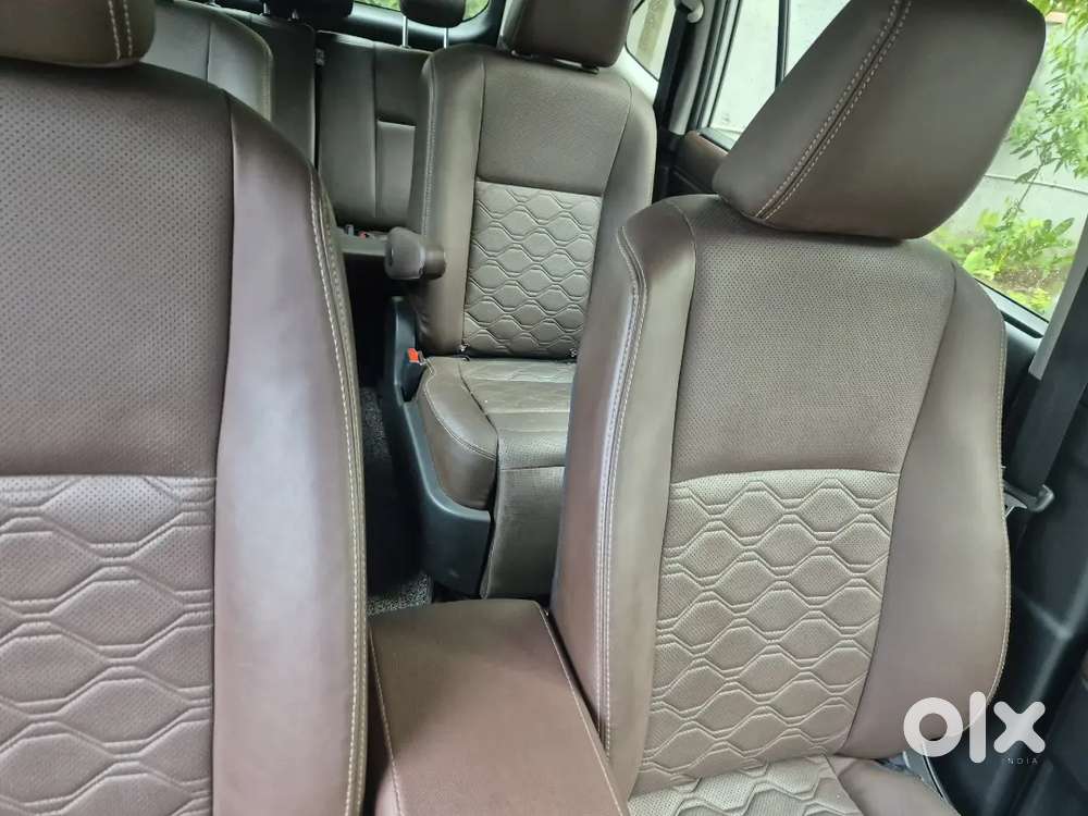 Toyota Innova Hycross 2023
