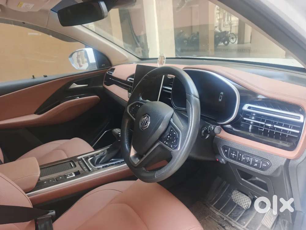 Mg Hector Plus Savvy 2023 Petrol Automatic