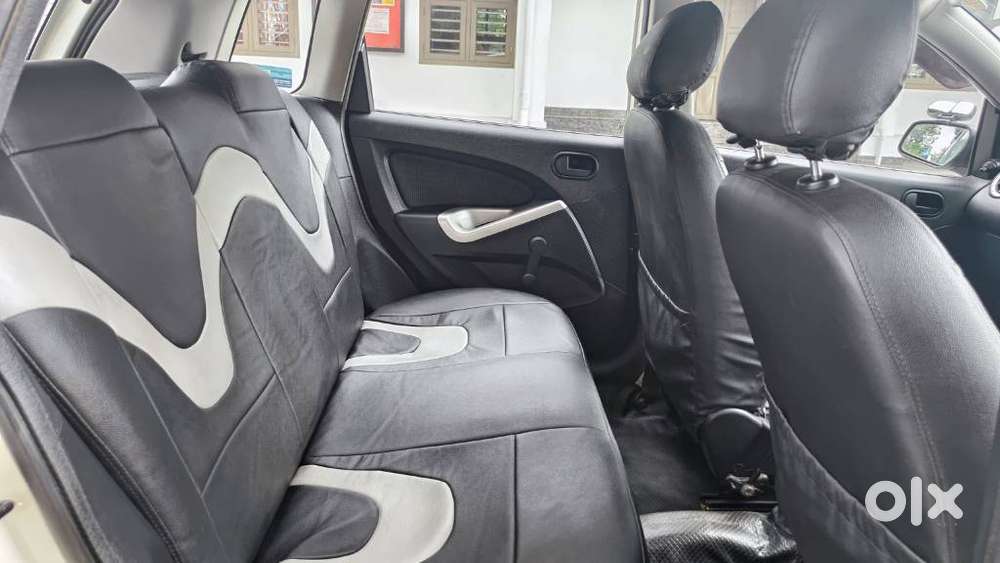 Ford Figo Petrol Zxi, 2013, Petrol