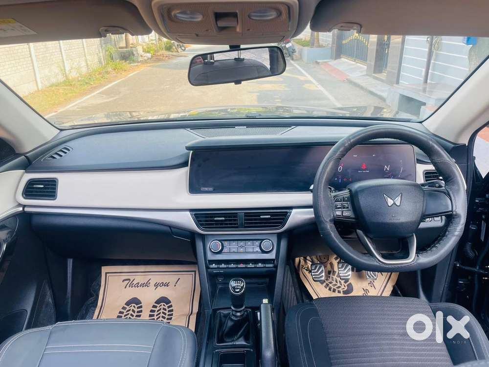 Mahindra Xuv700 2.0 Ax 5 Petrol Mt Str, 2022, Petrol
