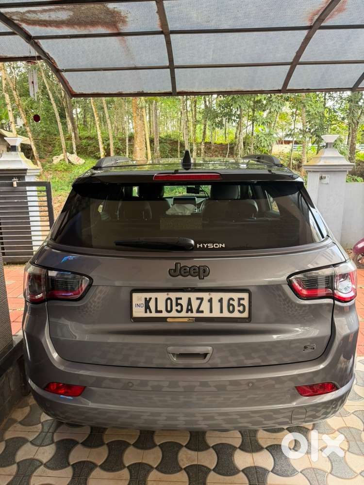 2022 Jeep Compass Model S - Grey