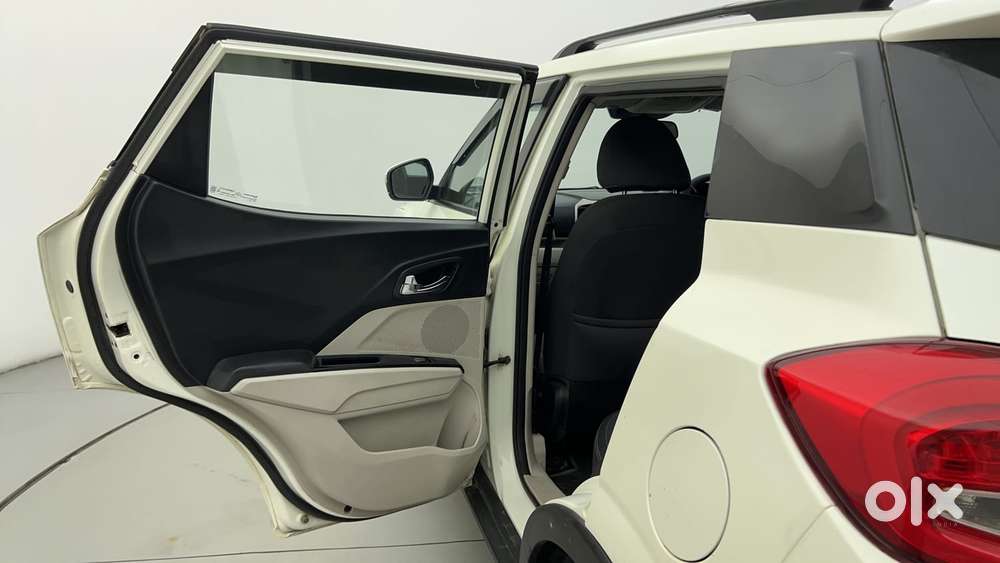 Mahindra Xuv300 W8, 2020, Petrol