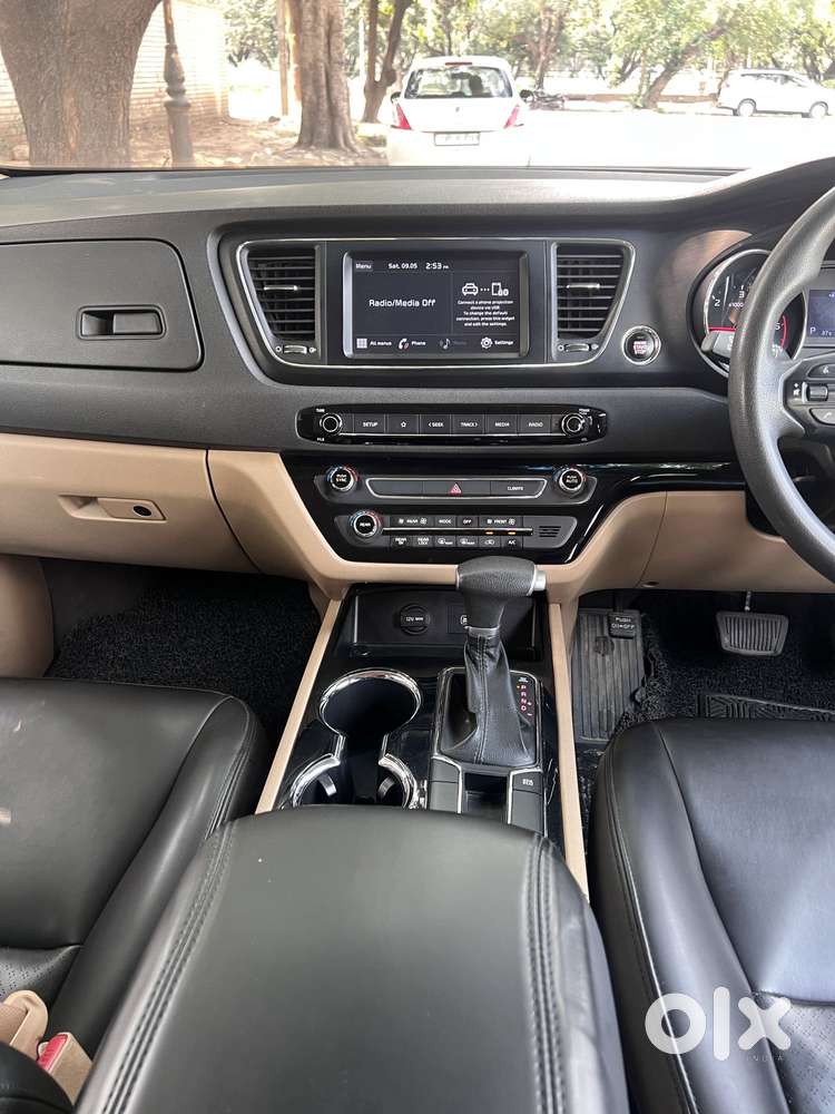 Kia Carnival Premium, 2020, Diesel