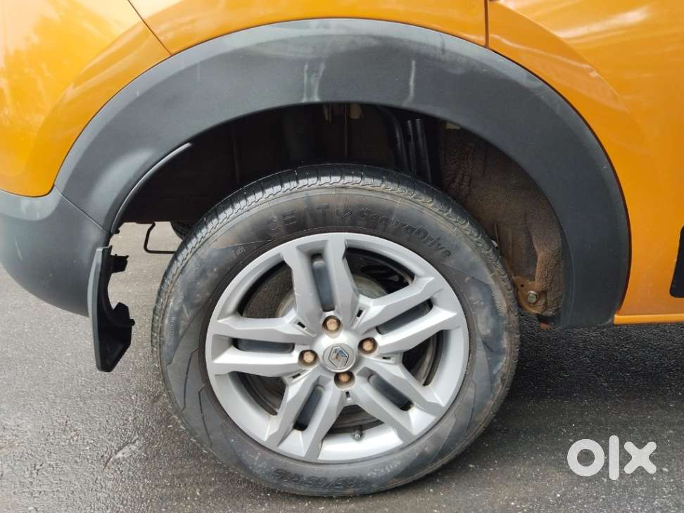 Renault Triber Rxz, 2022, Petrol